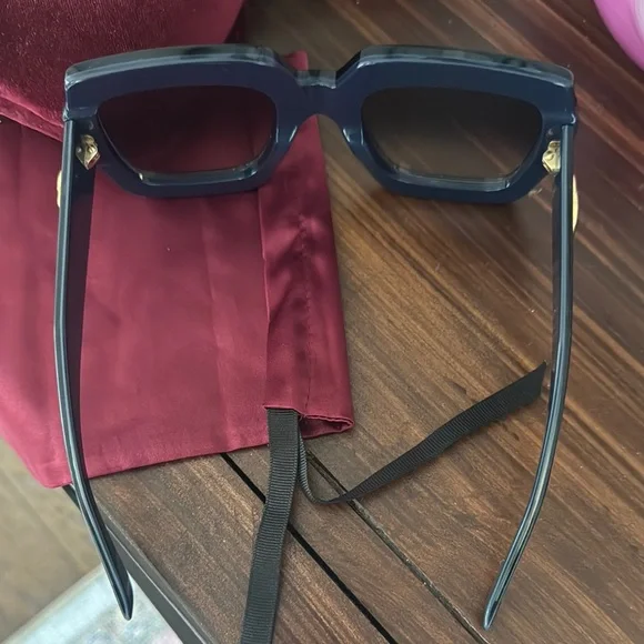 Gucci Sunglasses - Picture 3 of 5